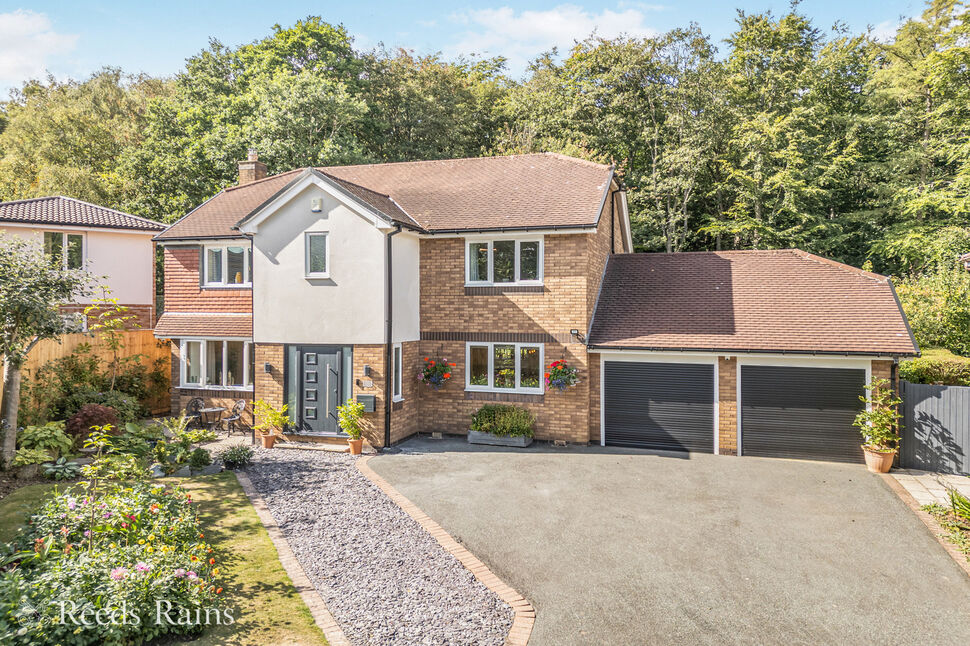 Main image of 5 bedroom Detached House for sale, Bradfield Close, Woodland Glade, Bradley, Huddersfield, West Yorkshire, HD2