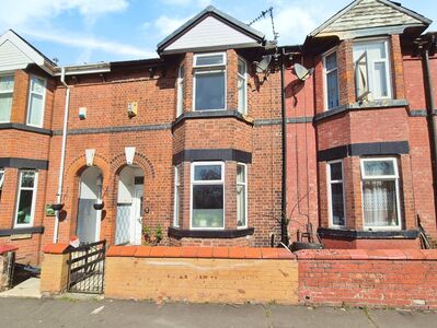 3 bedroom Mid Terrace House for sale