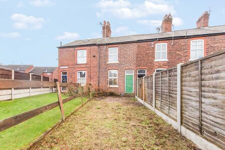 2 bedroom Mid Terrace House to rent