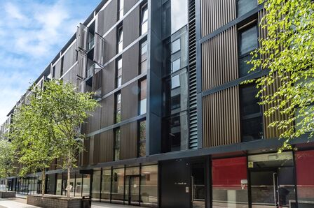 Burton Place, 2 bedroom  Flat to rent, £1,250 pcm