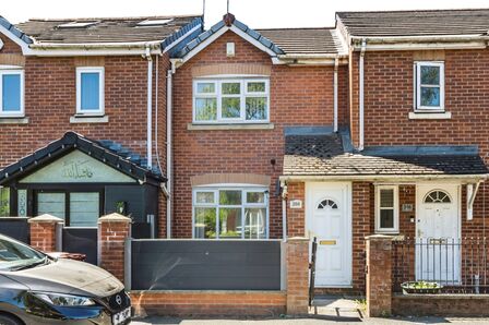 2 bedroom Mid Terrace House to rent