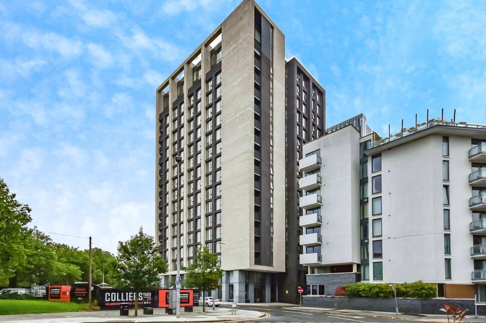 Main image of 2 bedroom Flat to rent, Queen Street, Salford, Greater Manchester, M3