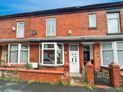 3 bedroom Mid Terrace House for sale