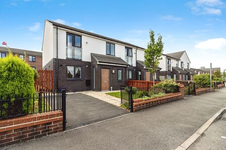 Oregon Close, 3 bedroom Semi Detached House to rent, £1,950 pcm