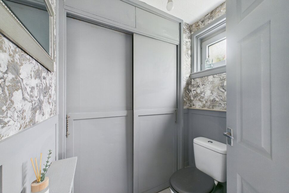 Cloakroom / WC