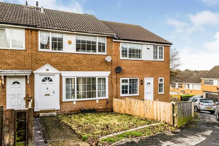 Ramshead Crescent, 3 bedroom Mid Terrace House to rent, &pound;1,050 pcm