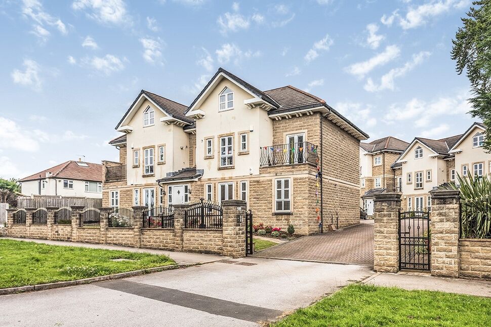 2 bedroom Flat to rent, Ring Road, Seacroft, LS14 £750 pcm