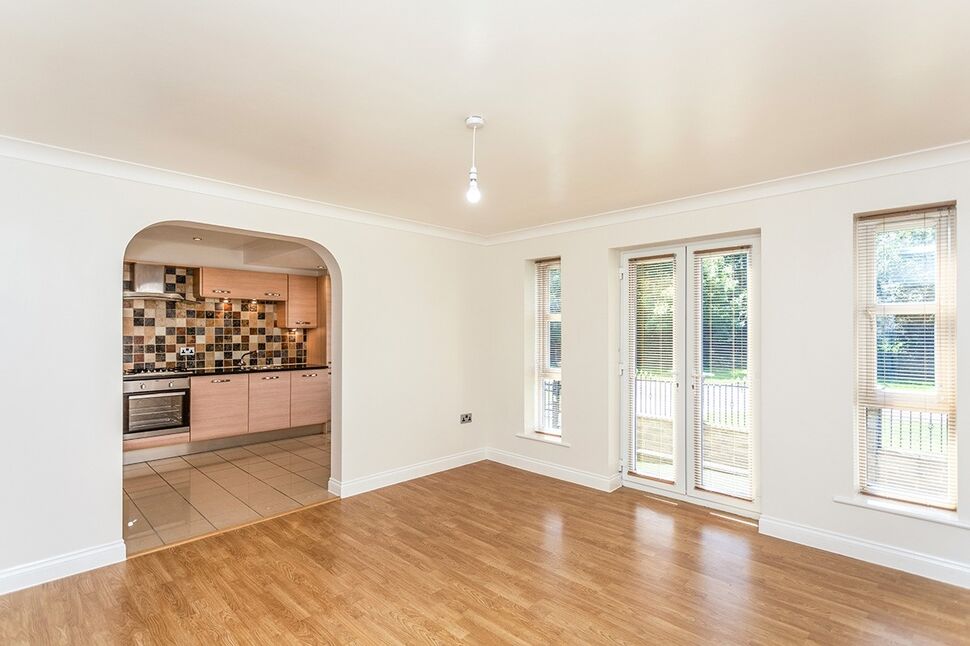 2 bedroom Flat to rent, Ring Road, Seacroft, LS14 £750 pcm