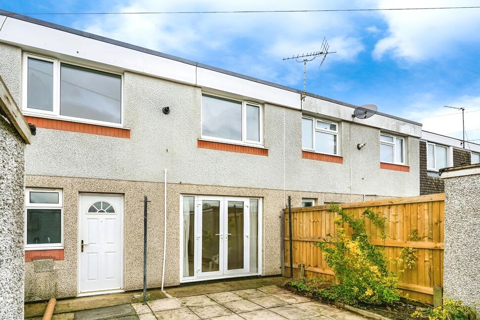 Main image of 3 bedroom Mid Terrace House to rent, Red Hall Chase, Leeds, West Yorkshire, LS14