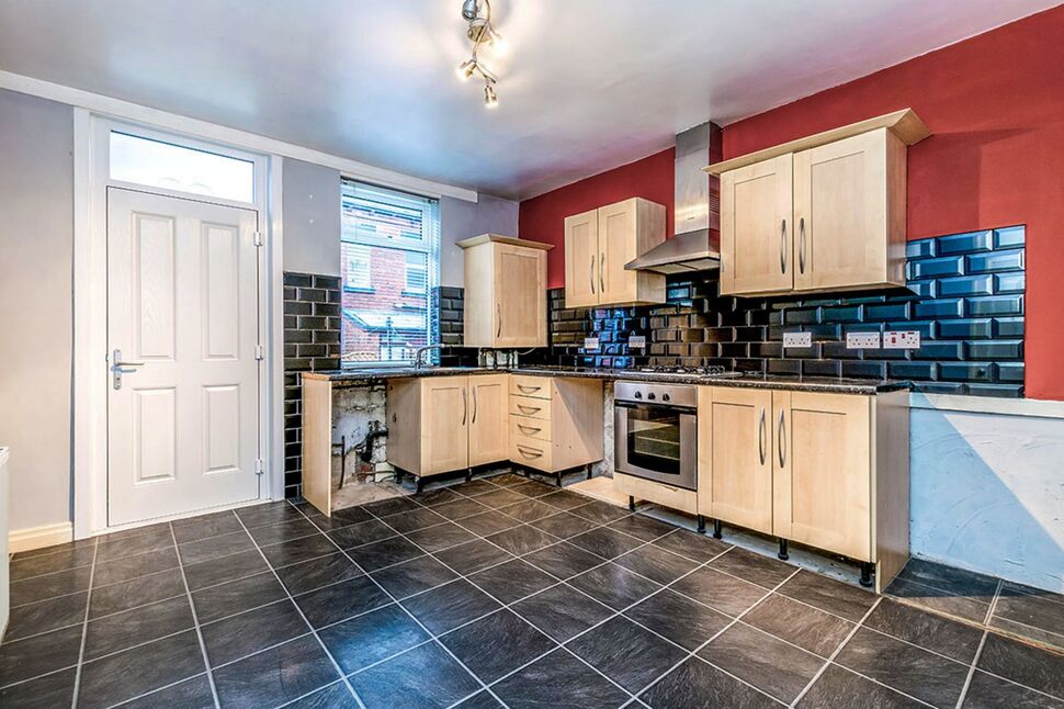 3 bedroom Mid Terrace House for sale, Victoria Grove, Leeds, LS9 £140,000