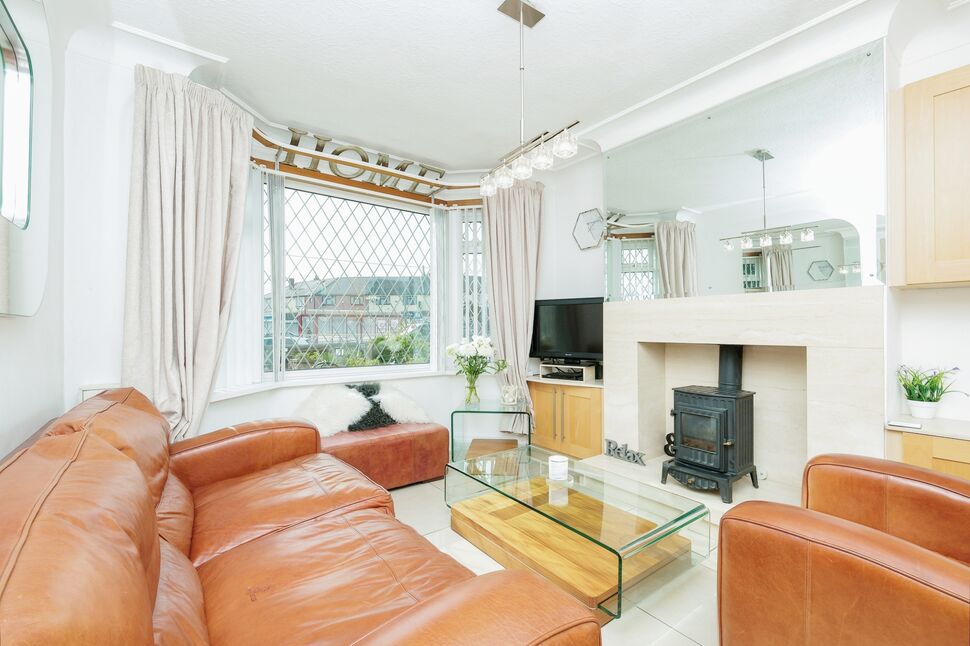 3 bedroom Semi Detached House for sale, Selby Road, Leeds, LS9 £215,000