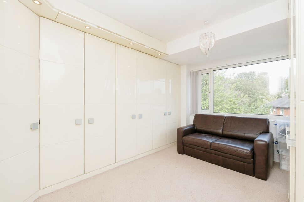 3 bedroom Semi Detached House for sale, Selby Road, Leeds, LS9 £215,000