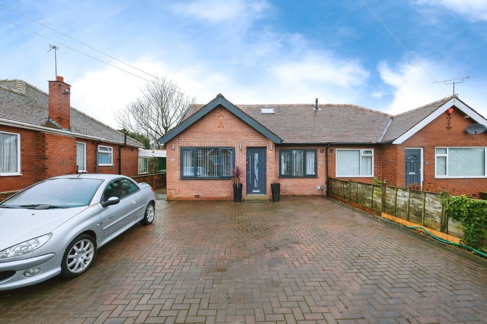 4 bedroom Semi Detached Bungalow for sale