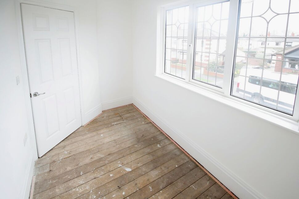 3 bedroom Semi Detached House for sale, Howard Avenue, Leeds, LS15 £