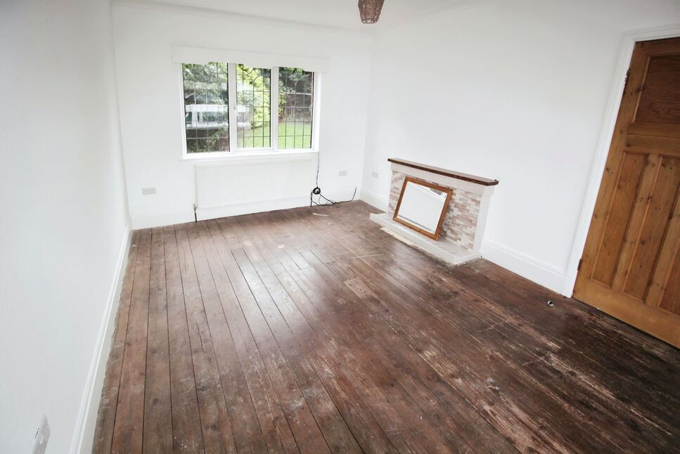 3 bedroom Semi Detached House for sale, Howard Avenue, Leeds, LS15 £