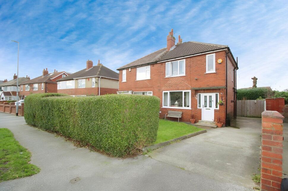 3 bedroom Semi Detached House for sale, Brian Crescent, Leeds, LS15 £