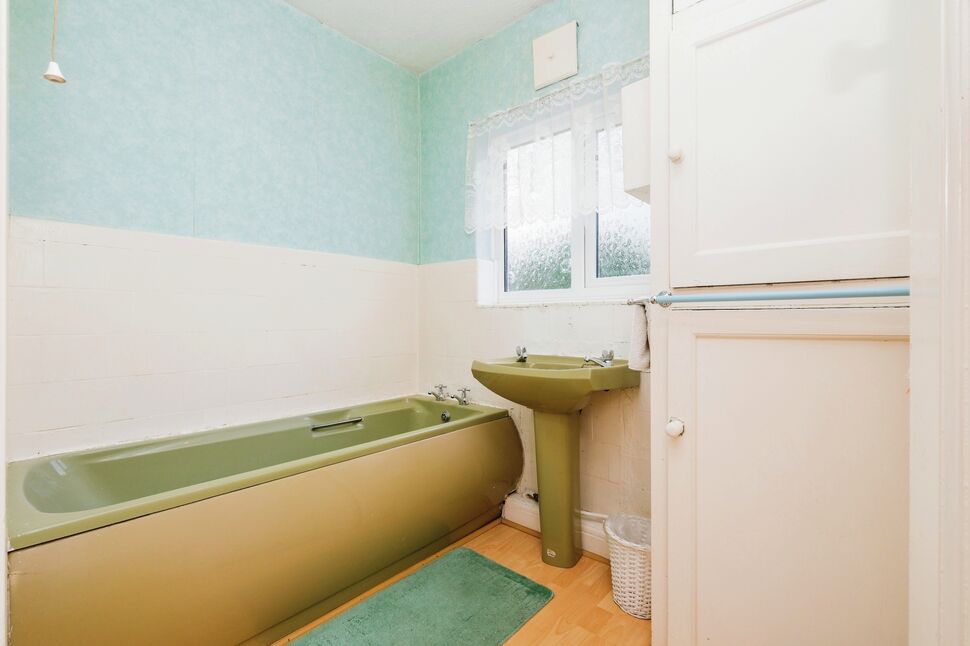 3 bedroom Semi Detached House for sale, Foundry Lane, Leeds, LS9 £225,000