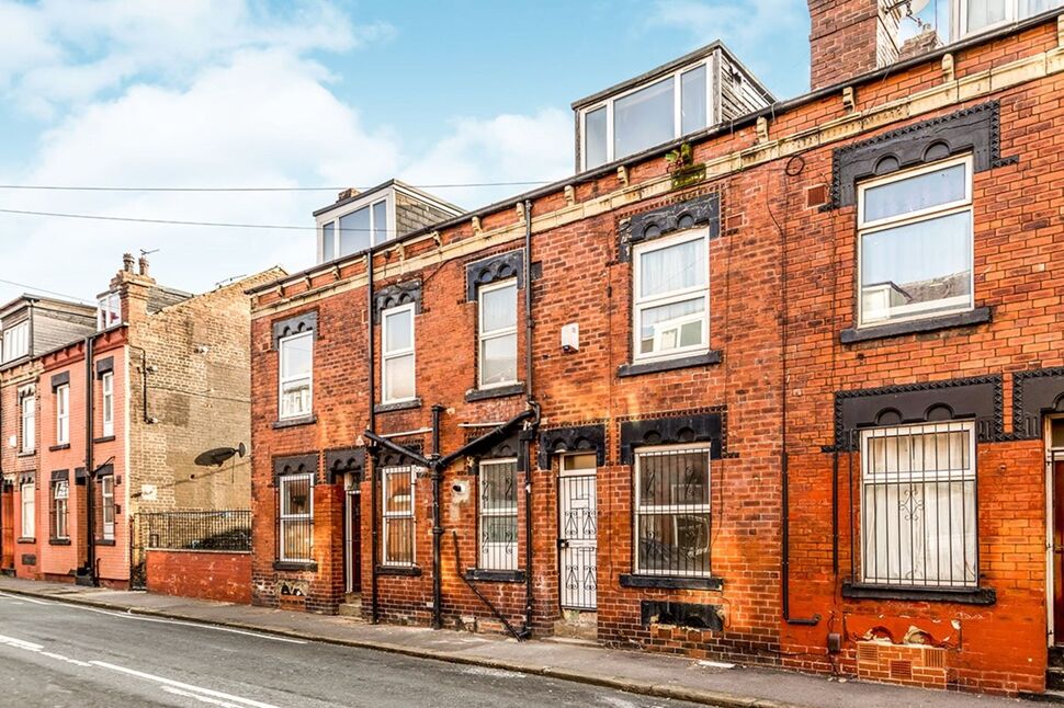 2 bedroom Mid Terrace House to rent, East Park Grove, Leeds, LS9 £795 pcm