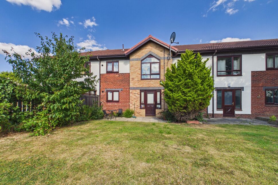 Main image of 1 bedroom Flat to rent, Airedale Court, Leeds, West Yorkshire, LS14