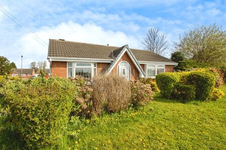 Stonehurst, 2 bedroom Detached Bungalow for sale, £300,000
