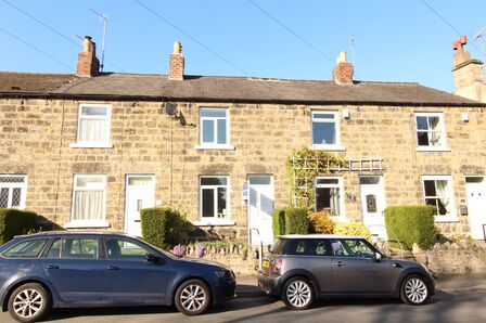 2 bedroom Mid Terrace House for sale