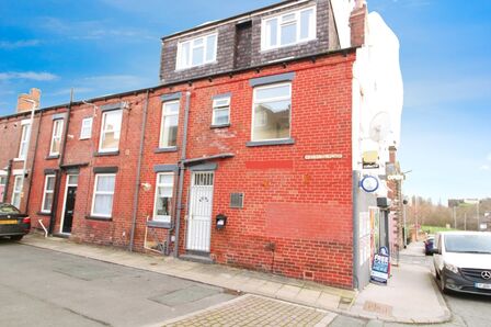 Woodville Place, 3 bedroom End Terrace House to rent, £950 pcm