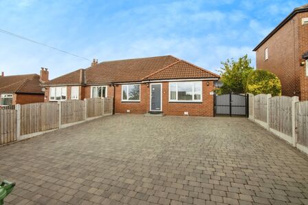 2 bedroom Semi Detached Bungalow for sale