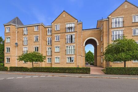 Ash Court, 2 bedroom Flat for sale, &pound;143,000