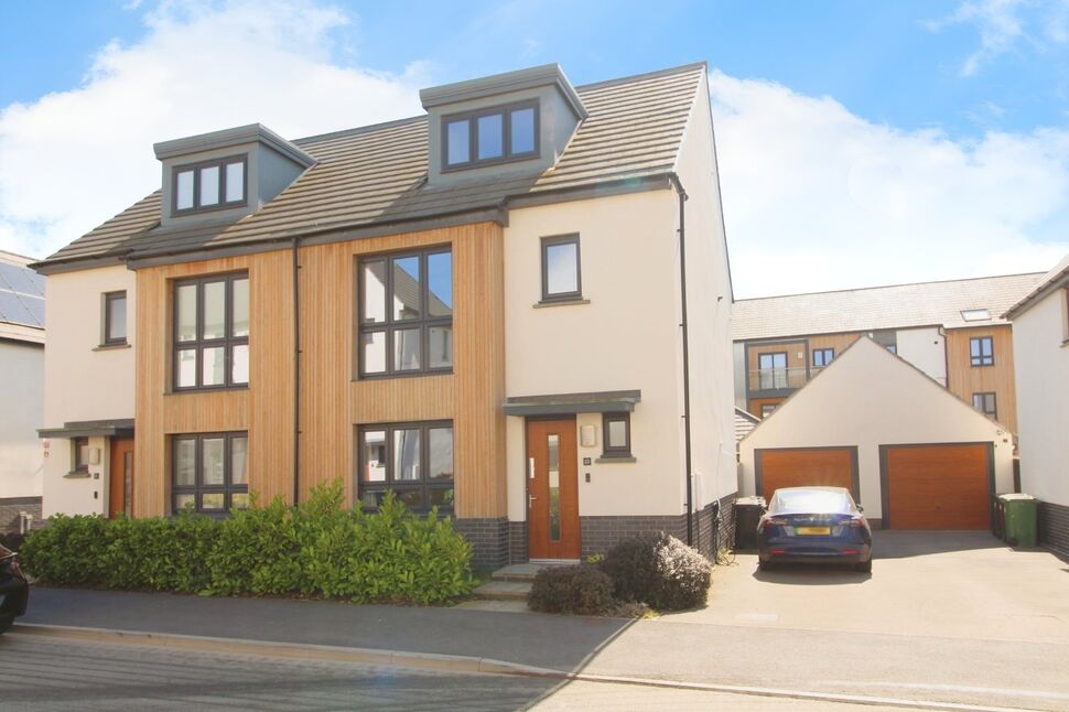 4 bedroom Semi Detached House for sale