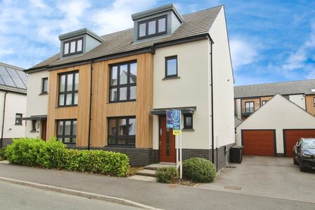 Barrington Way, 4 bedroom Semi Detached House for sale, £359,995