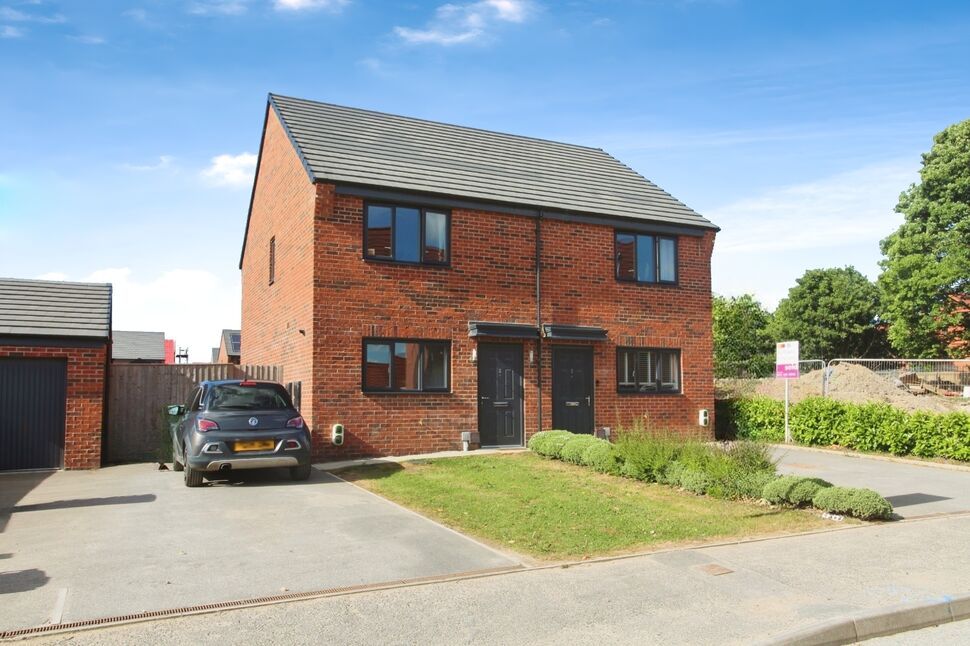 2 bedroom Semi Detached House for sale