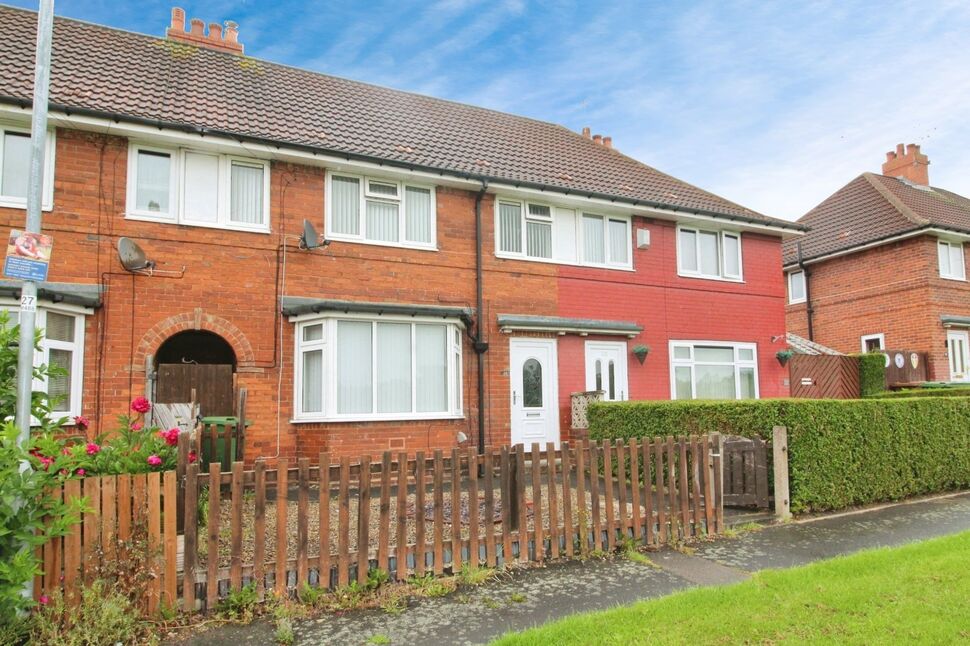 3 bedroom Mid Terrace House to rent