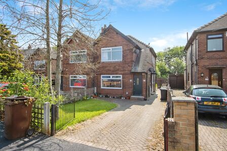 Pendas Way, 1 bedroom  Flat for sale, £110,000