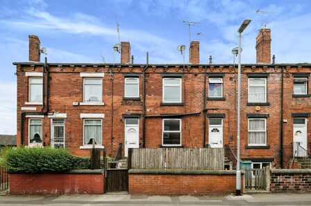 Arthington Street, 2 bedroom Mid Terrace House to rent, £850 pcm