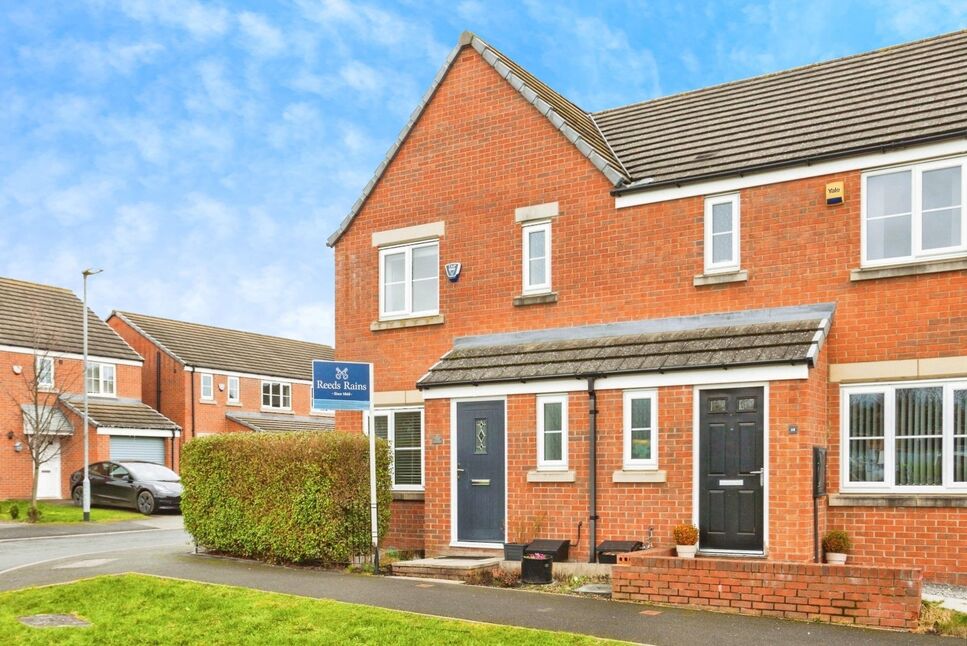 Main image of 3 bedroom Semi Detached House to rent, Alder Road, Whinmoor, West Yorkshire, LS14
