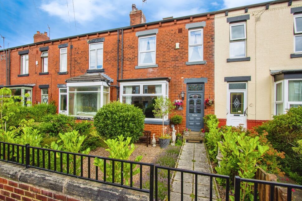 3 bedroom Mid Terrace House for sale