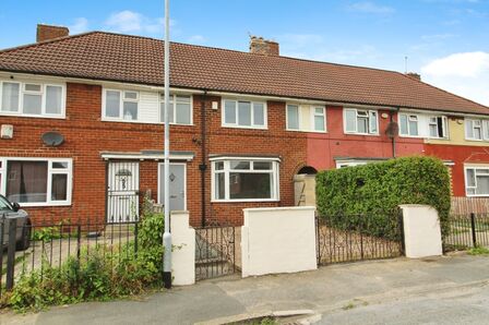 3 bedroom Mid Terrace House for sale