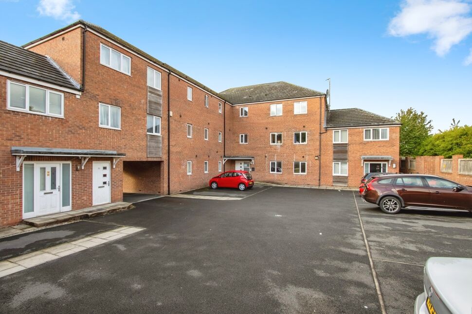 Main image of 2 bedroom Flat for sale, Swarcliffe Approach, Leeds, West Yorkshire, LS14
