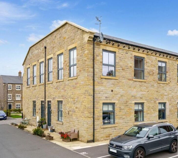 Main image of 2 bedroom  Flat to rent, Dyehouse Walk, Leeds, West Yorkshire, LS19