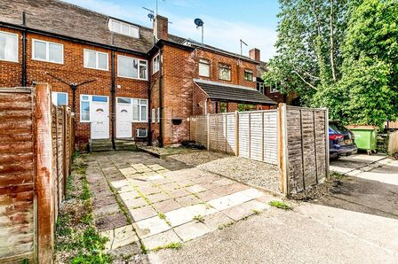 3 bedroom  Flat to rent