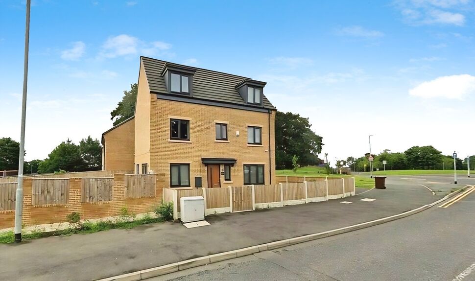 4 bedroom Detached Room to rent