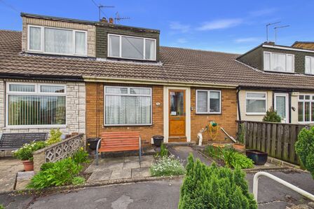 2 bedroom Mid Terrace House for sale