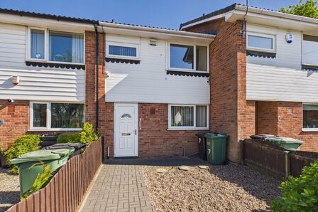 3 bedroom Mid Terrace House for sale