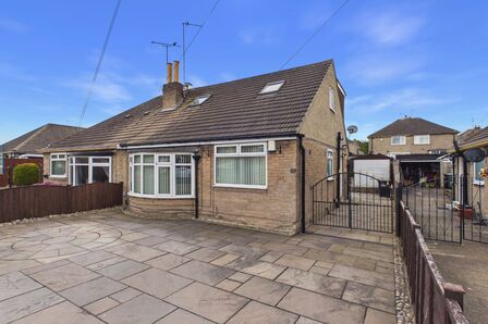 Kingswear Crescent, 3 bedroom Semi Detached Bungalow for sale, &pound;300,000