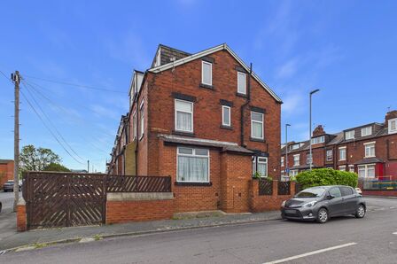 3 bedroom End Terrace House for sale