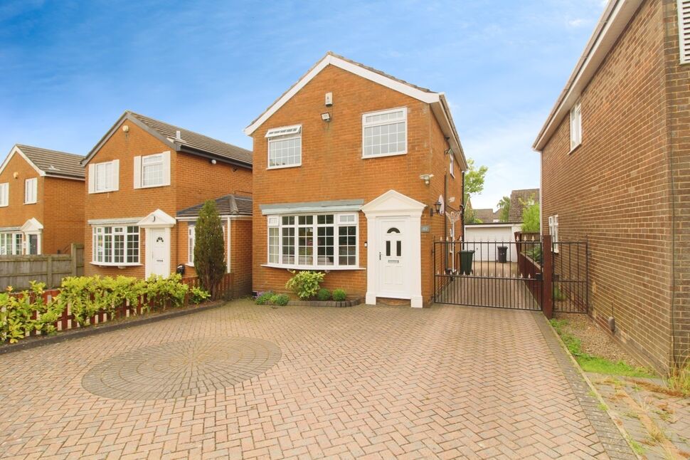 Main image of 4 bedroom Detached House to rent, Red Hall Lane, Leeds, West Yorkshire, LS14