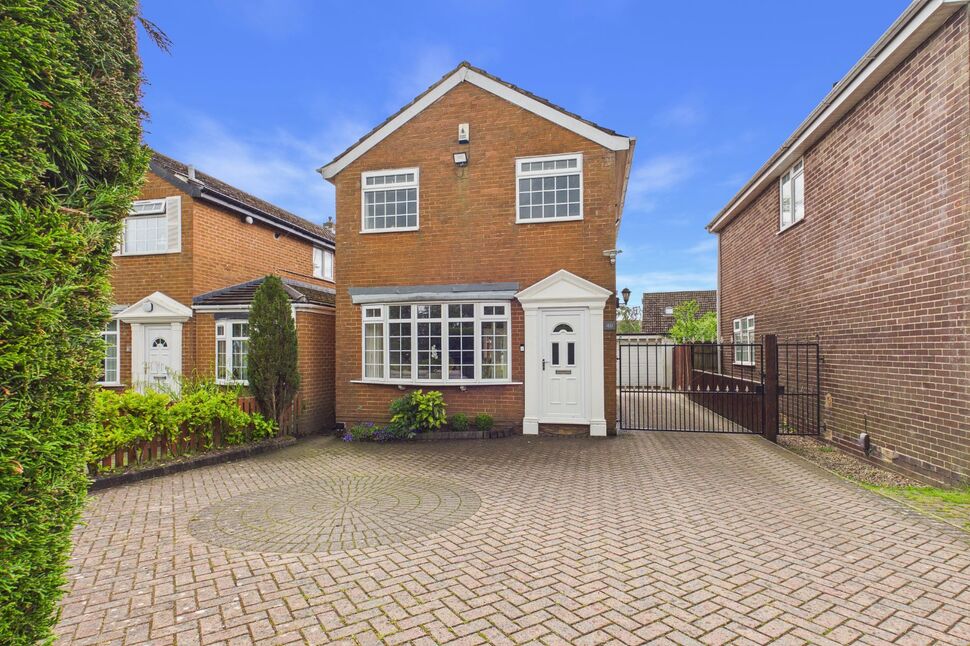 Main image of 4 bedroom Detached House to rent, Red Hall Lane, Leeds, West Yorkshire, LS14