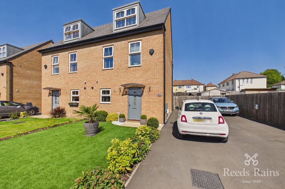 4 bedroom Semi Detached House for sale