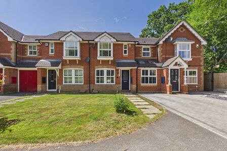 2 bedroom Mid Terrace House for sale