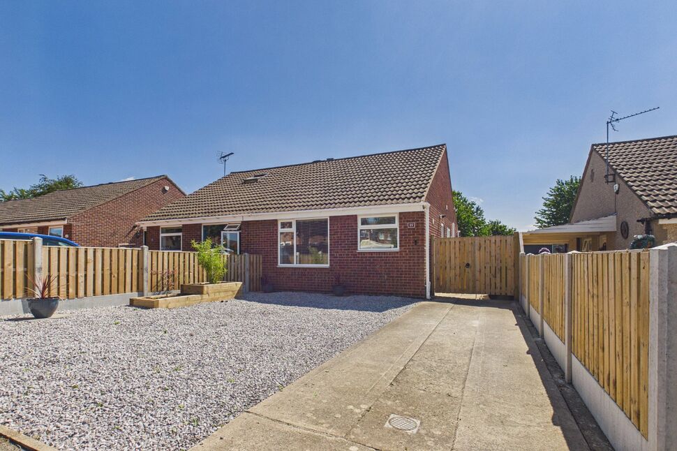 Main image of 2 bedroom Semi Detached Bungalow for sale, Gilling Avenue, Garforth, West Yorkshire, LS25